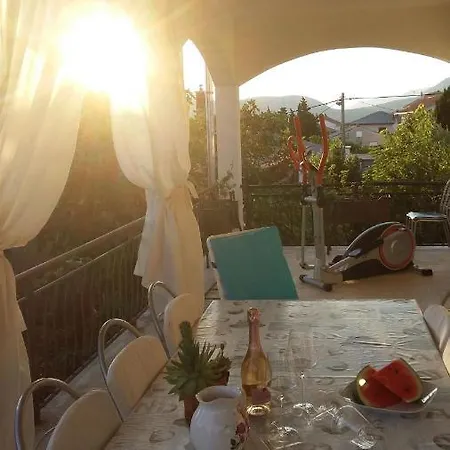 Tina Apartament Novi Vinodolski
