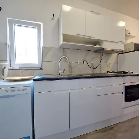 Apartament Tina