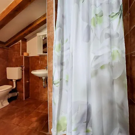 Apartament Tina *